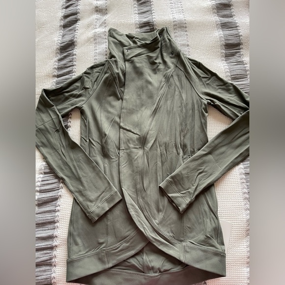 Lululemon Rulu Rally Wrap - Picture 1 of 4